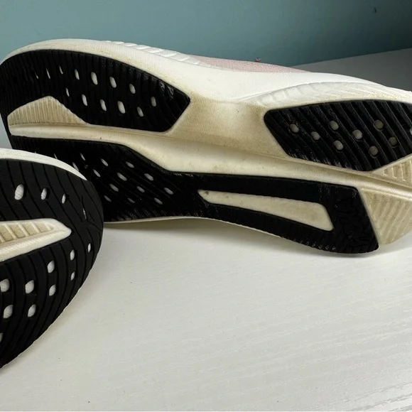 Women’s Hoka Mach 6- Size 7.5 US - Picture 17 of 17